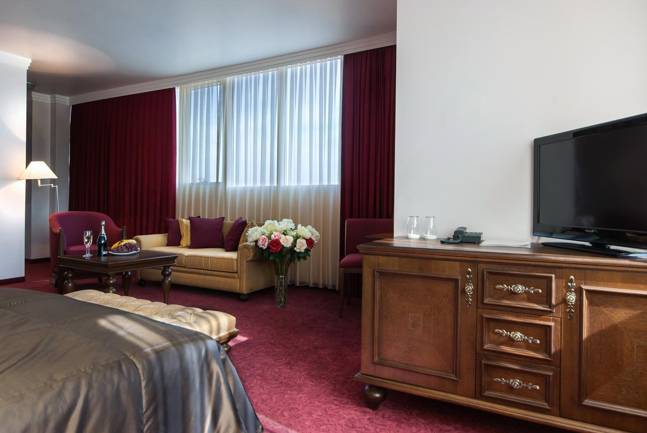 Hotel Chiirite พลอฟดิฟ ภายนอก รูปภาพ