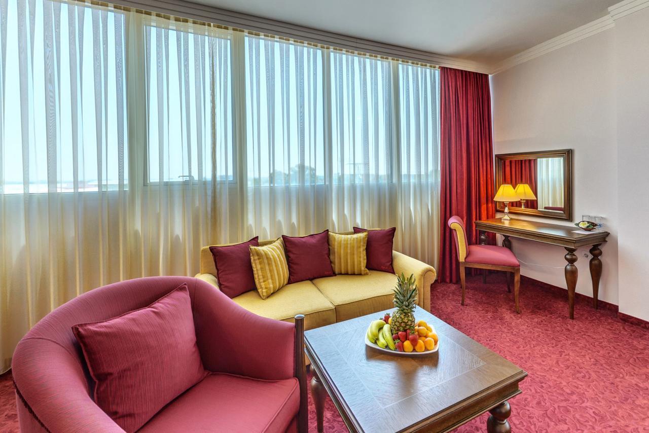 Hotel Chiirite พลอฟดิฟ ภายนอก รูปภาพ